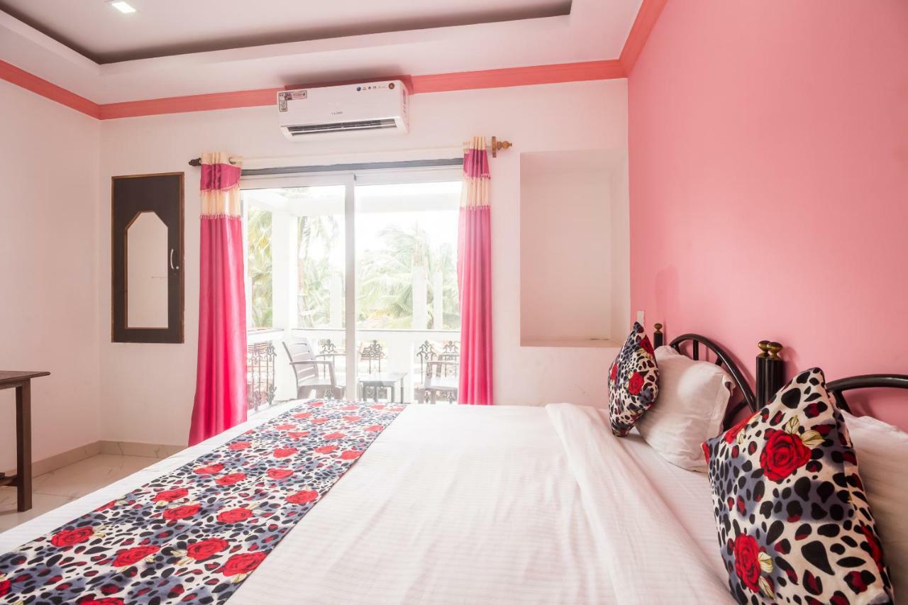 ควีน ออฟ ควีนส์ Hotel กาลังกูติ ภายนอก รูปภาพ