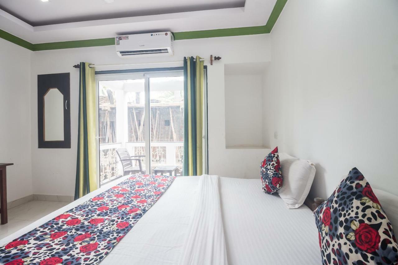ควีน ออฟ ควีนส์ Hotel กาลังกูติ ภายนอก รูปภาพ